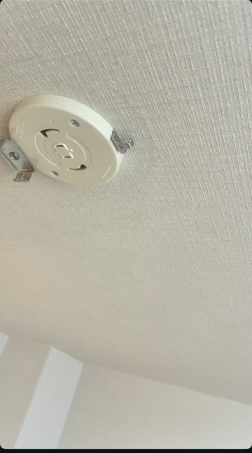 天井に新しく取り付けたローゼット