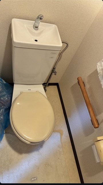 普通便座が付いたトイレ